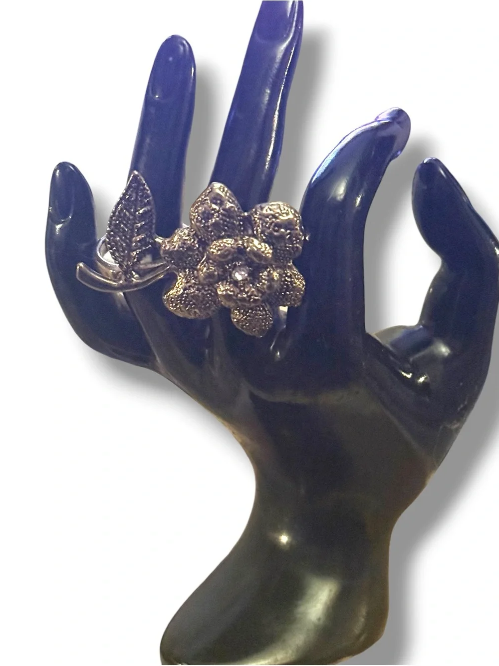 Antique gold tone two finger rose ring